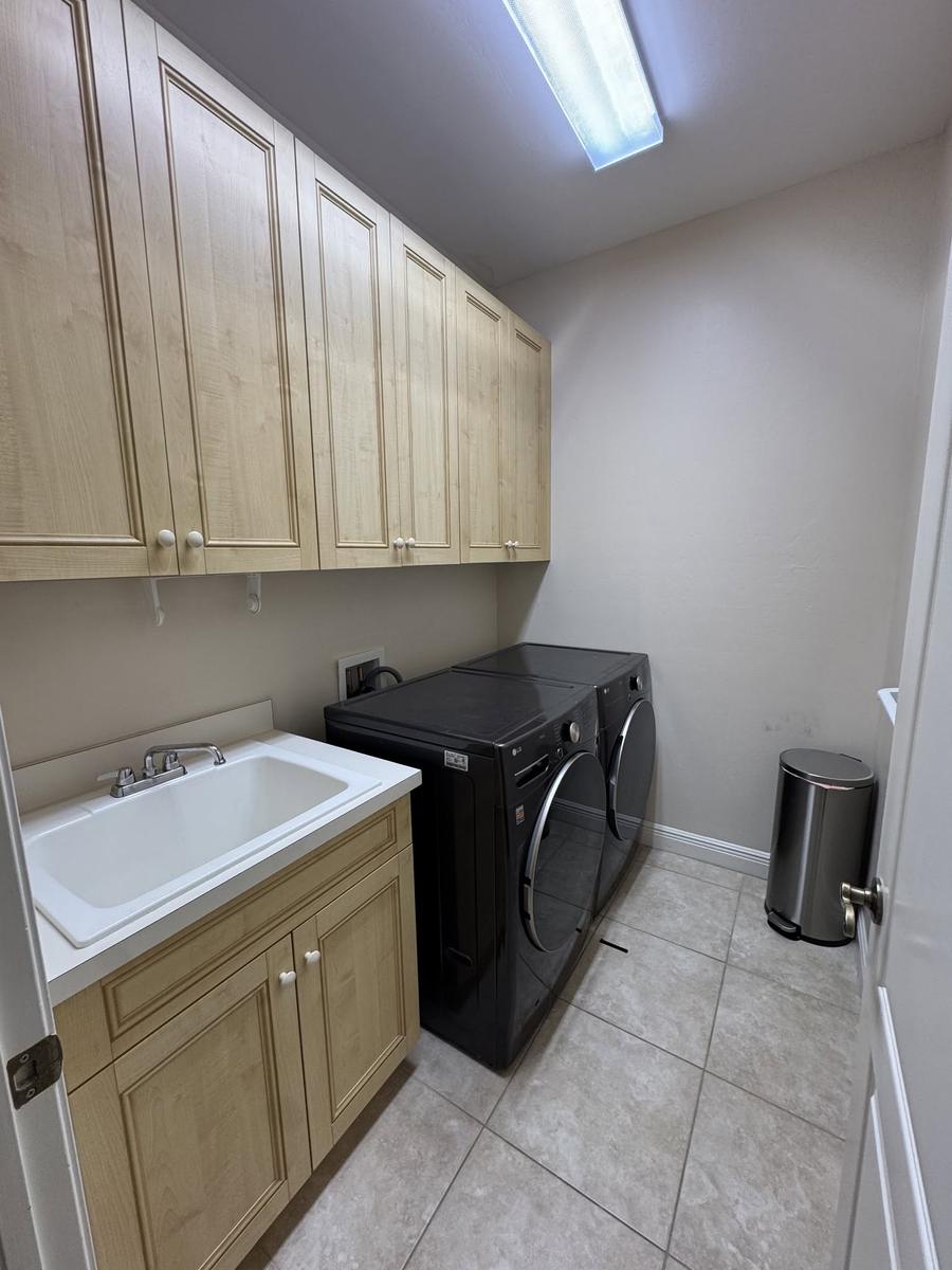 Laundry room before remodel